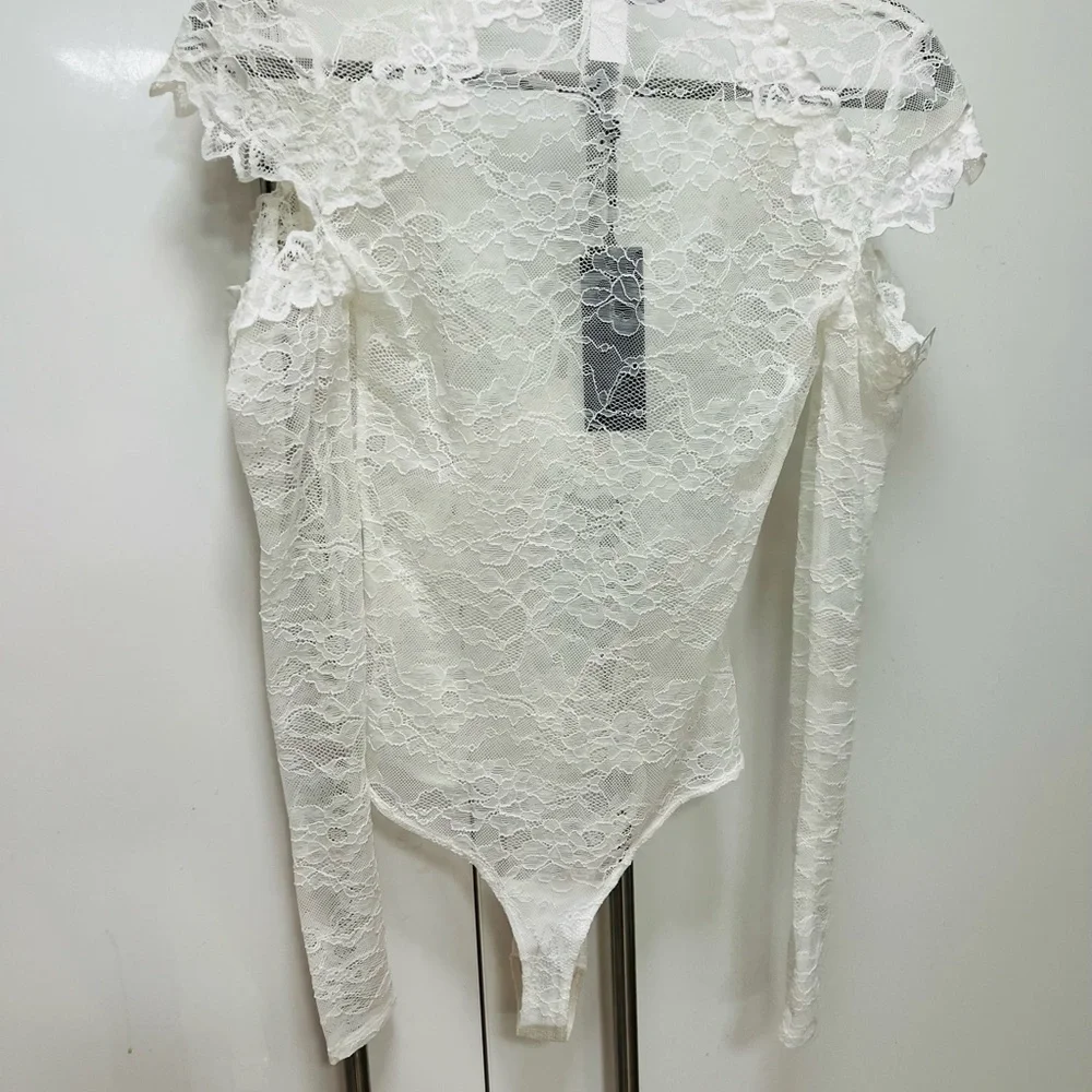 NWT BCBG MAXAZRIA Off-White Lace Cut Out Bodysuit Size XXS - Picture 9 of 11